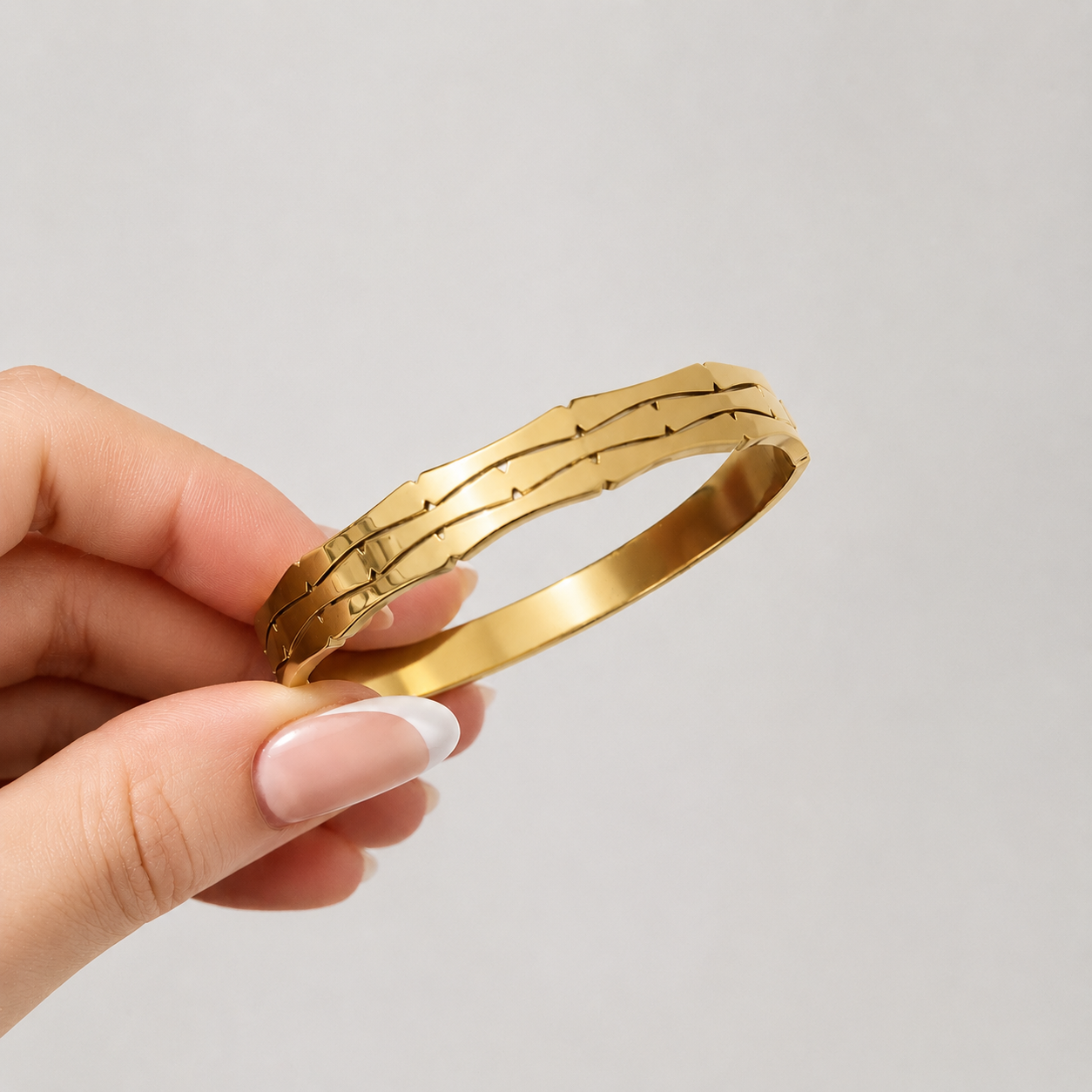 Pulseira Minimalista Bianca aço inoxidável dourada