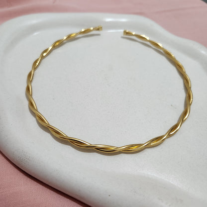 Chocker aro Entrelaçada dourado Ana