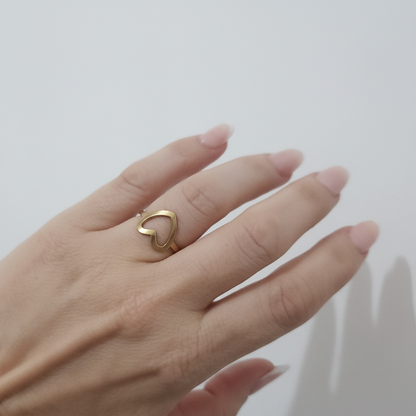 Anel coração vazado em aço inoxidável dourado