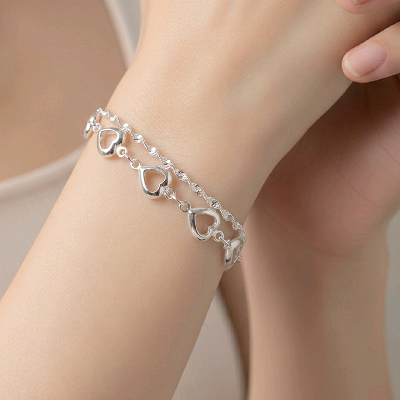 Pulseira dupla folheado a prata com coração transparente Letícia